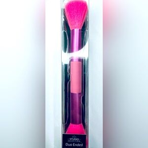 Studio Selections Duo Ended Travel Brush New in Package Hot Pink